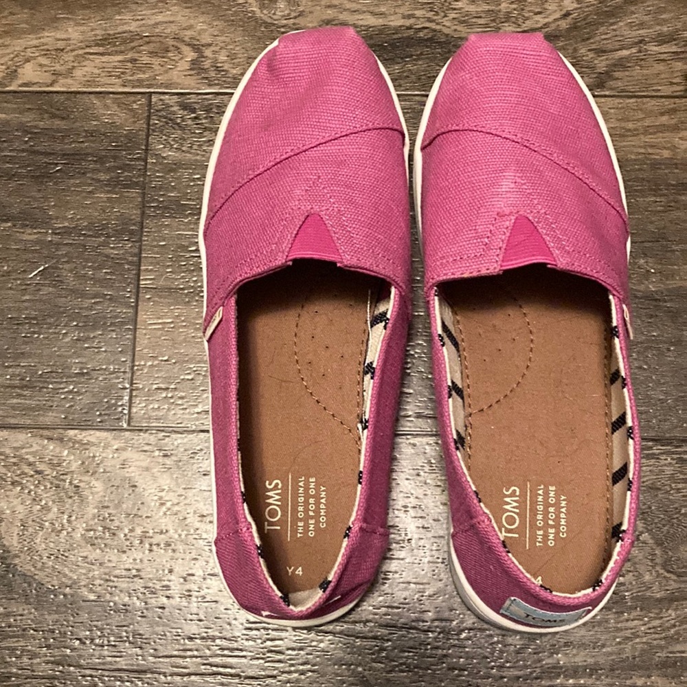 Pink toms, Y4
